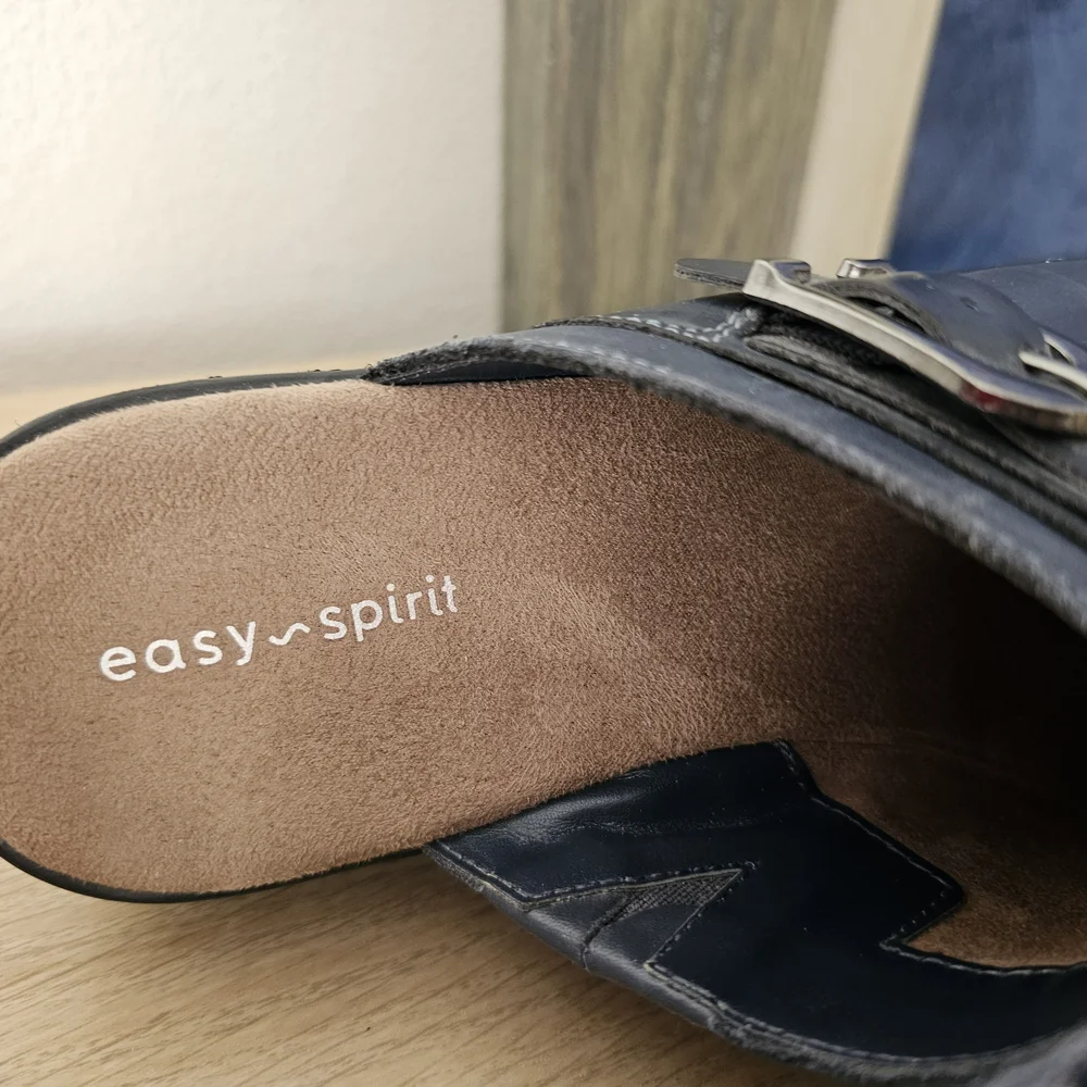 Easy Spirit Women's Leather Navy Slip-On Clogs 🥰 (7.5) - Picture 11 of 12